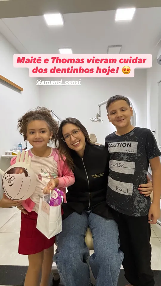 Story de família agradecendo o atendimento da Dra. Celina